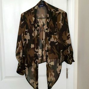 Tie up army pattern blouse